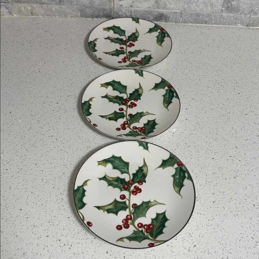 Restoration Hardware 2001 Holly Berry Holiday Salad Dessert Plates Set of 3